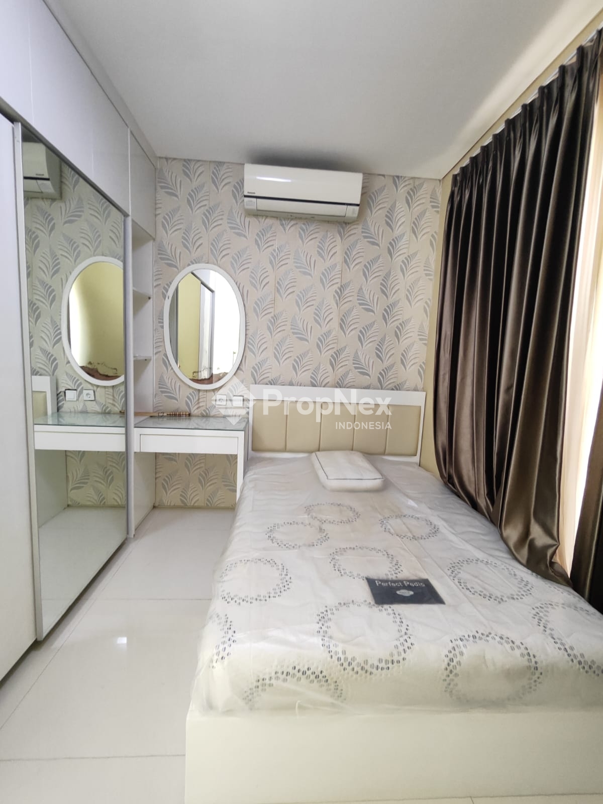Rumah 2 Lantai Bagus Furnished di Citraland Stonegate — foto 6